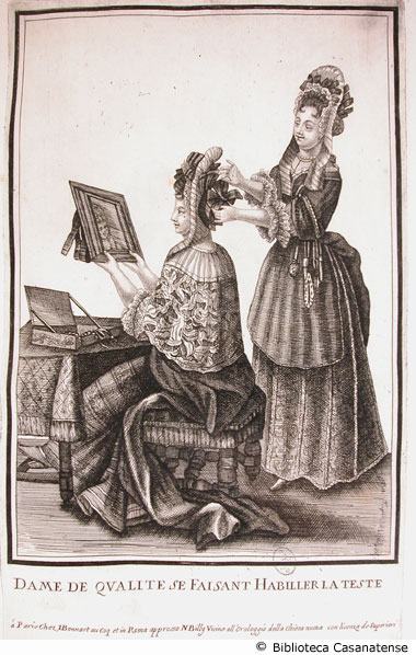Dama di compagnia si fa acconciare i capelli, c. 56