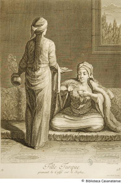 Fille Turque prenant le caffé sur le sopha (donna turca che prende il caffè sul sofà), Tav. 48